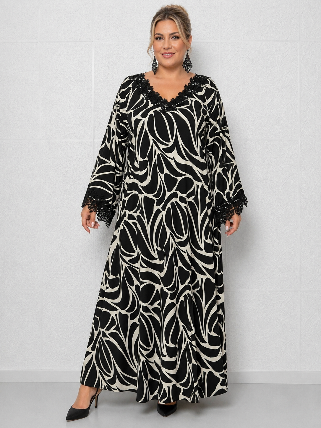 Maxi Φόρεμα με Δαντέλα – Black 1 Maxi Φόρεμα με Δαντέλα – Black